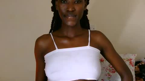 Snapshot of fantee_eeh chatting on 07/14/26, 02:05 pretty slim online show from 07/14/26, 02:05