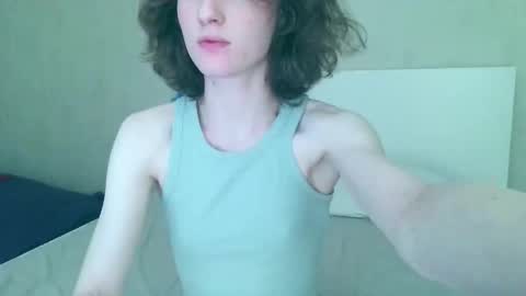 Kira online show from 11/12/25, 09:42