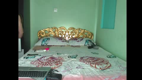 Snapshot of farfalina_hot chatting on 02/23/25, 03:56 farfalina online show from 02/23/25, 03:56