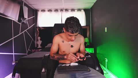 farid_jake_ online show from 01/04/25, 07:44