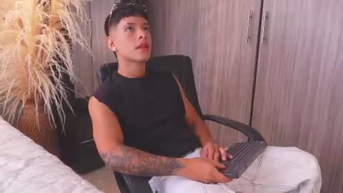 Snapshot of farid_jake_ chatting on 06/20/26, 04:21 farid_jake_ online show from 06/20/26, 04:21