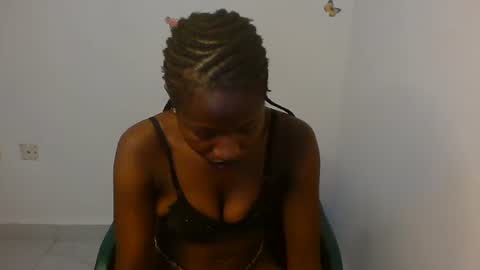 Snapshot of fariha_babyy chatting on 04/27/26, 06:17 Fariha online show from 04/27/26, 06:17