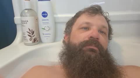 Snapshot of farm2boy chatting on 04/03/26, 05:00 Farm2boy online show from 04/03/26, 05:00