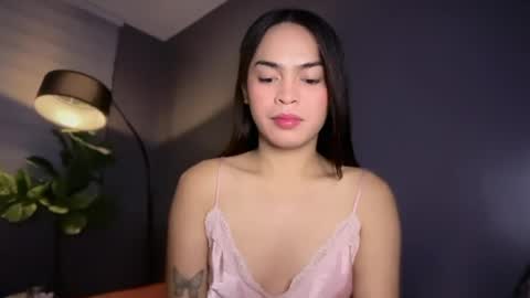 Snapshot of farrahmoanx chatting on 07/19/26, 02:32 farrahmoanx online show from 07/19/26, 02:32