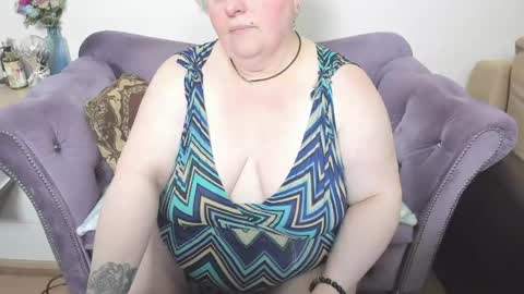 fashiona online show from 04/20/26, 09:16