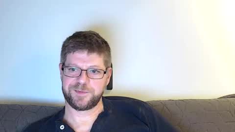Snapshot of fattenmenow chatting on 11/04/25, 12:43 fattenmenow online show from 11/04/25, 12:43