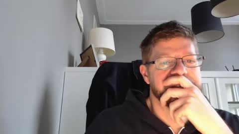 Snapshot of fattenmenow chatting on 01/07/26, 02:41 fattenmenow online show from 01/07/26, 02:41