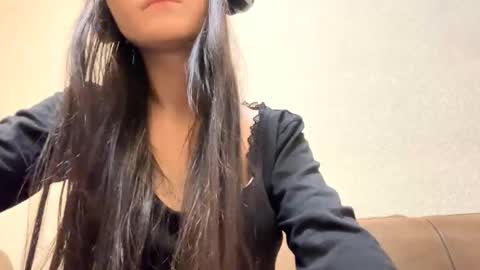 Aurora 18yo online show from 11/02/25, 11:23