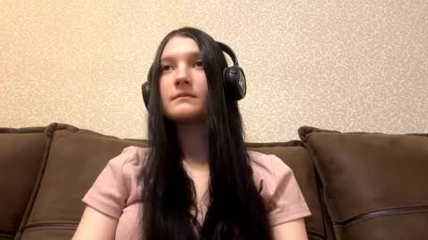 Aurora 18yo online show from 01/09/26, 09:23