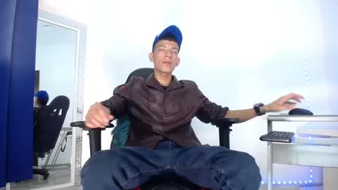Snapshot of favel_gomez7 chatting on 12/20/24, 01:33 Favel Gomez online show from 12/20/24, 01:33