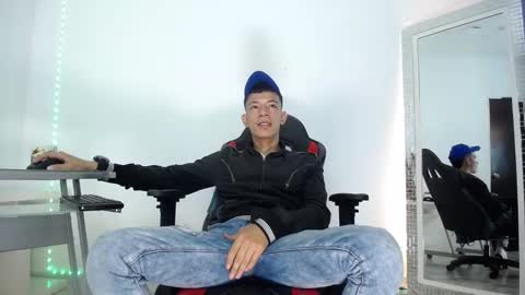 Snapshot of favel_gomez7 chatting on 12/23/24, 01:03 Favel Gomez online show from 12/23/24, 01:03