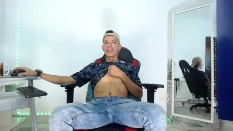 Snapshot of favel_gomez7 chatting on 12/28/24, 01:28 Favel Gomez online show from 12/28/24, 01:28