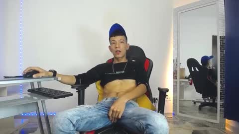 Snapshot of favel_gomez7 chatting on 01/16/25, 04:28 Favel Gomez online show from 01/16/25, 04:28