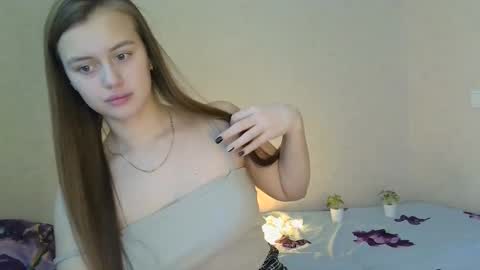 Snapshot of favorite_lovely_geneva chatting on 01/23/25, 07:43 Jasminefeelings online show from 01/23/25, 07:43