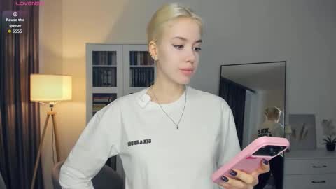 Emma online show from 01/10/26, 07:54