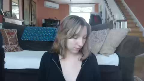 Snapshot of fawnwilde chatting on 10/17/25, 03:58 Fawn online show from 10/17/25, 03:58