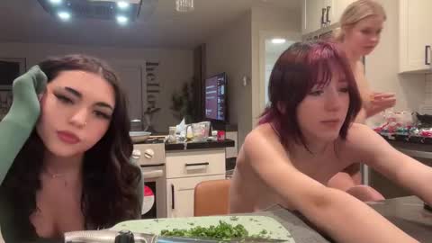 fayefinly online show from 12/04/25, 04:22