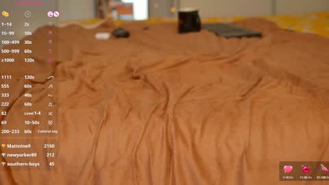 Snapshot of fazeyj chatting on 12/20/24, 10:16 FazeyJ online show from 12/20/24, 10:16