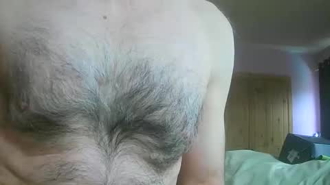 Snapshot of feardubh chatting on 04/28/26, 02:11 feardubh online show from 04/28/26, 02:11