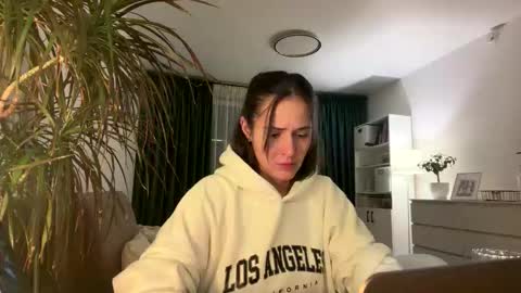 Fedariss online show from 12/19/25, 07:54