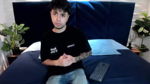 Snapshot of fedeviale chatting on 06/23/26, 04:10 Fede online show from 06/23/26, 04:10