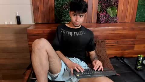 Snapshot of fedeviale chatting on 07/05/26, 04:19 Fede online show from 07/05/26, 04:19