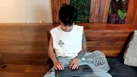 Snapshot of fedeviale chatting on 07/24/26, 05:05 Fede online show from 07/24/26, 05:05