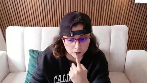 Feelena online show from 03/03/26, 06:36