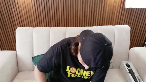 Snapshot of feelina_firesoul chatting on 03/09/26, 05:39 Feelena online show from 03/09/26, 05:39