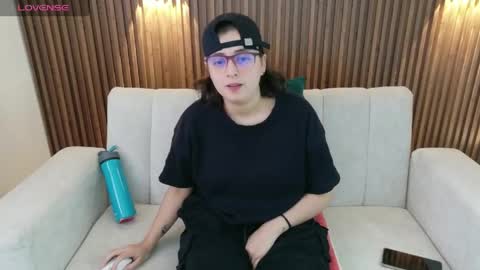 Feelena online show from 05/26/26, 07:54