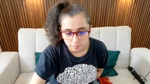 Snapshot of feelina_firesoul chatting on 08/06/26, 03:58 Feelena online show from 08/06/26, 03:58
