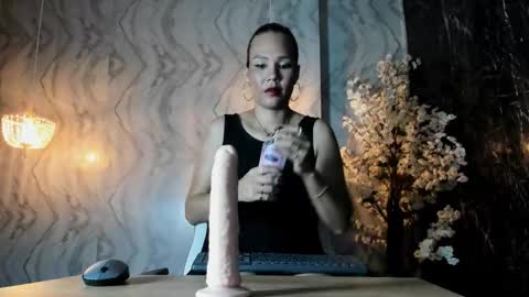 feetbynic online show from 10/25/25, 02:24