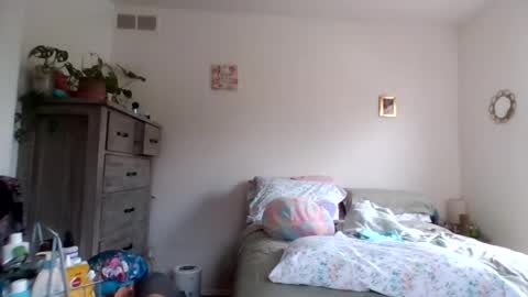 Snapshot of feetnymph chatting on 06/12/26, 03:44 Soley online show from 06/12/26, 03:44