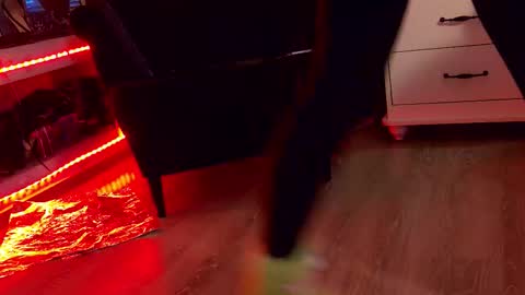 FeetVibe online show from 11/11/25, 12:05