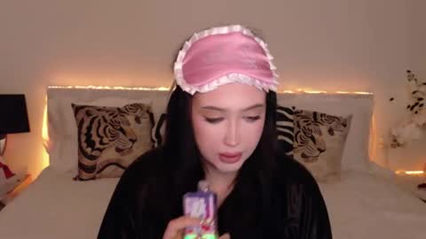 Felicia Herceg online show from 10/30/25, 08:31