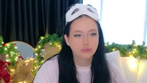 Felicia Herceg online show from 12/13/25, 11:32