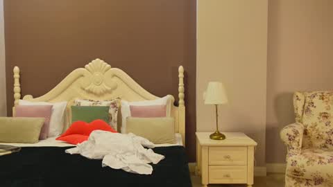 FeliciaKrige online show from 02/26/25, 10:42