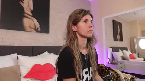 FeliciaKrige online show from 11/04/25, 11:04