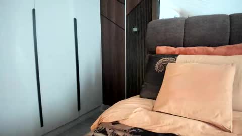 FelineChic online show from 10/21/25, 06:58