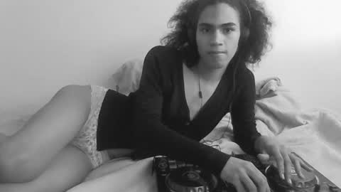 FELINE online show from 11/05/25, 10:10