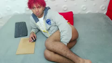 Snapshot of felipecams chatting on 11/30/25, 02:37 andres felipe benitez online show from 11/30/25, 02:37