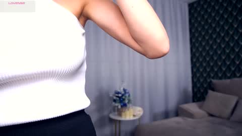 Hello im Nova online show from 01/07/26, 04:26