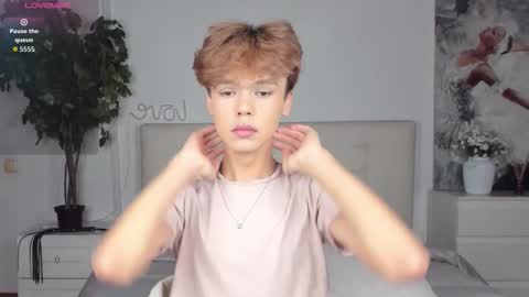 Felix online show from 09/27/25, 05:51