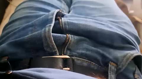 Snapshot of felixske chatting on 12/24/24, 02:01 felixske online show from 12/24/24, 02:01