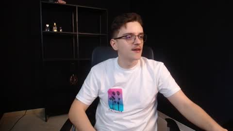 Snapshot of felixstark chatting on 05/14/26, 06:09 FelixStark online show from 05/14/26, 06:09