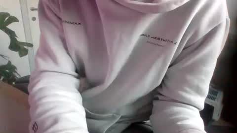 fem_alice_louis_dom online show from 12/04/25, 07:50