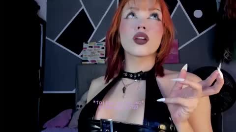 fem_boy6 online show from 11/28/25, 09:23