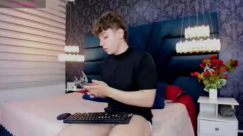 Femboy Max online show from 02/23/26, 11:51