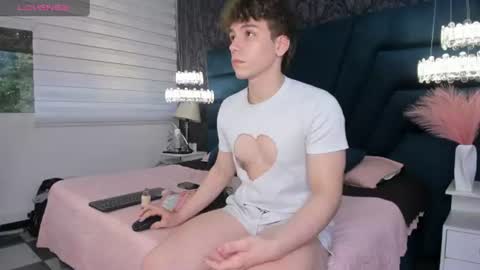 Femboy Max online show from 07/03/26, 12:00