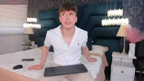Femboy Max online show from 07/17/26, 12:34